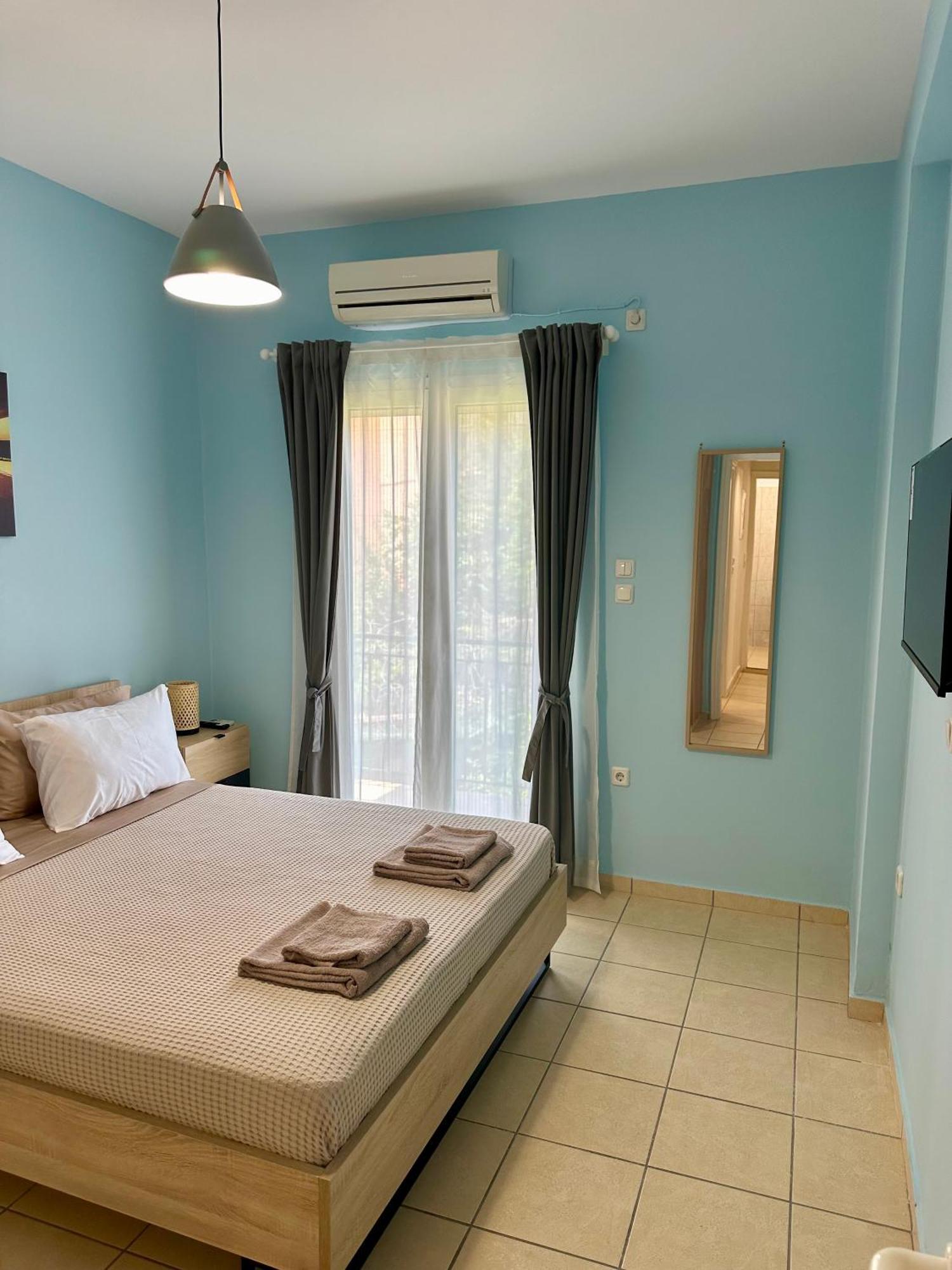 Seaside Escape Apartments - Poseidon Palaiá Fókaia Dış mekan fotoğraf