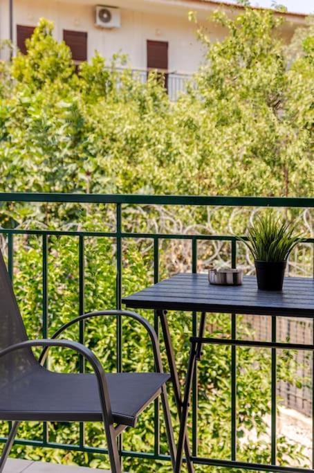 Seaside Escape Apartments - Poseidon Palaiá Fókaia Dış mekan fotoğraf